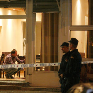 RODITELJI, DVA SINA I KUĆNI LJUBIMCI NAĐENI MRTVI U KUĆI! Niko nije preživeo neviđeni horor, policija sumnja na OVO