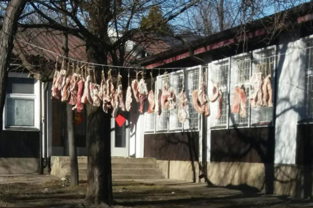 KINEZI IPAK SKLONILI DIMLJENO MESO KOD BARAKA U BORU: Popustili pod pritiskom javnosti!