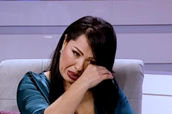 ZLATA PETROVIĆ MORALA DA SE OGLASI: "Ne daju mi da jedem"