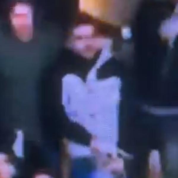 NAVIJAČ SKINUO GAĆE I IZVADIO 'BUDALU' DA PROSLAVI GOL: Ceo svet je zgrožen zbog snimka iz Engleske!