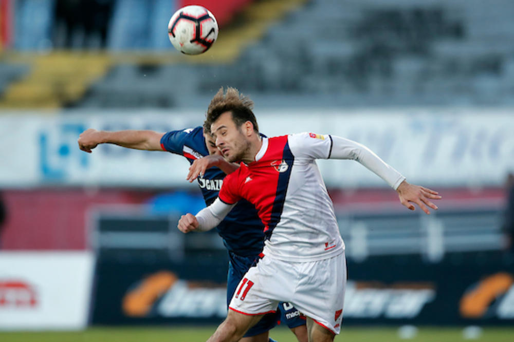 IGRAĆE FUDBAL SA KONOBARIMA I KUVARIMA: Bivši igrač Zvezde i Partizana prešao u Irsku!