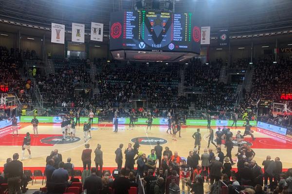 LEGENDARNI VOĐA GROBARA PONOVO NA ŠIPCI: Slika koja stiže iz Bolonje obići će navijačku Srbiju!