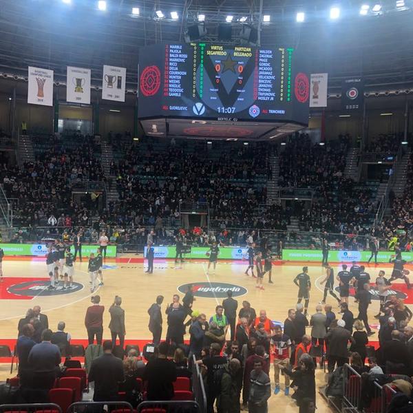 LEGENDARNI VOĐA GROBARA PONOVO NA ŠIPCI: Slika koja stiže iz Bolonje obići će navijačku Srbiju!