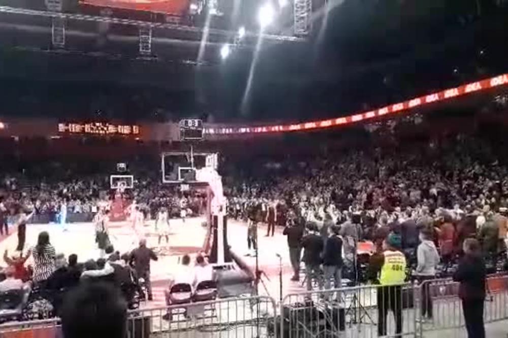 DELIJE PESMOM ISPROZIVALE IGRAČE I NAVIJAČE PAO-A: Aludirali su na njihovo prijateljstvo sa Hrvatima!