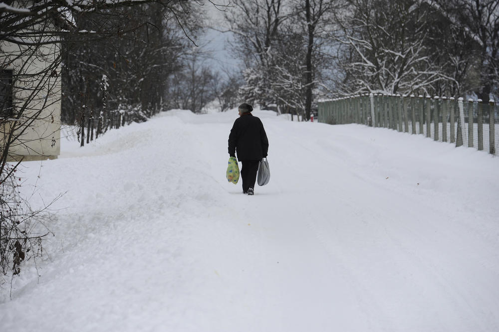 ZAVEJANA SU 22 SELA: Od jutros stanovici sela kod Vranja ODSEČENI OD SVETA (FOTO)