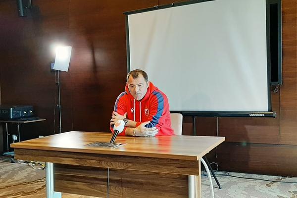 STANKOVIĆ BEZ DLAKE NA JEZIKU: O Van la Pari, Ivaniću, Nikoliću, Jovičiću... Osvrnuo se i na nova pojačanja!