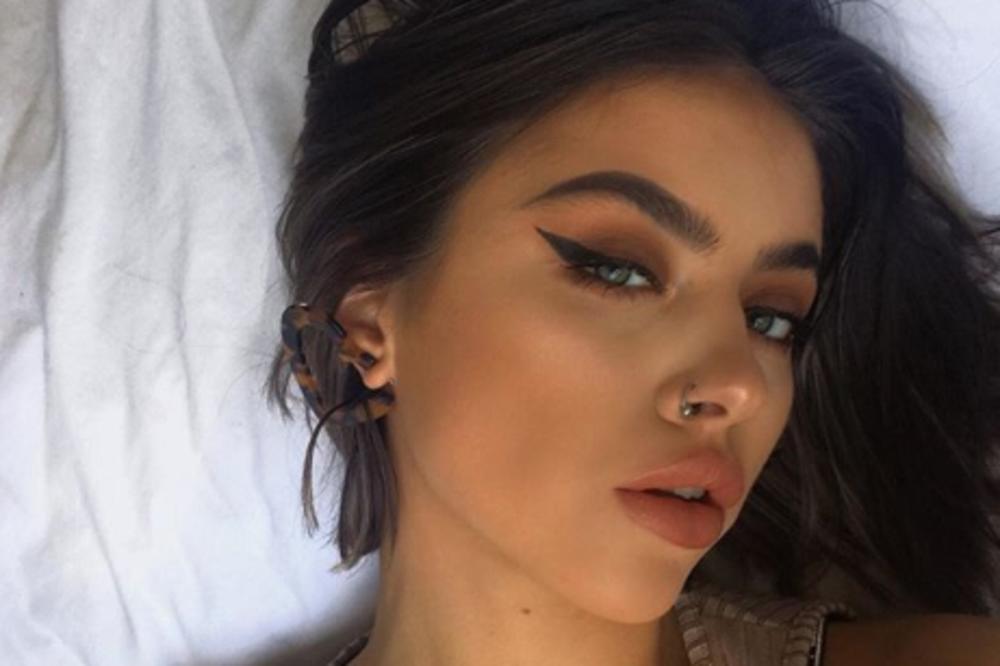 NAPUSTILA JE POSAO DA BI PRODAVALA SVOJE GOLE FOTKE NA INTERNETU: Zarađuje OGROMNU SUMU i uopšte se ne kaje (FOTO)