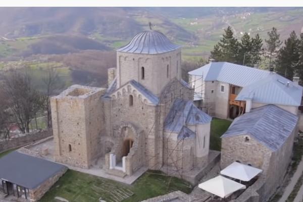 MONAH ĐURĐEVIH STUPOVA NAPISAO DIRLJIVO PISMO BRATU POLICAJCU: Objasniću ti šta je VERA, da znaš zašto me udaraš!