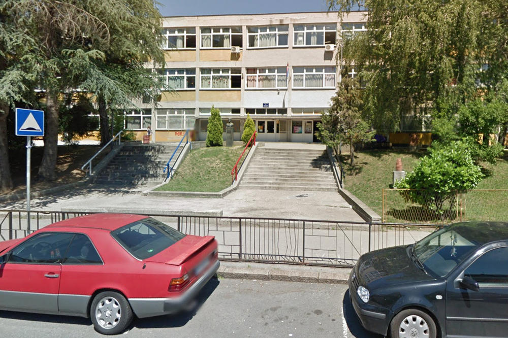 NEVREME ODVALILO KROV BEOGRADSKE ŠKOLE! Jak vetar napravio JE HAOS, IZBEGNUTA JE TRAGEDIJA