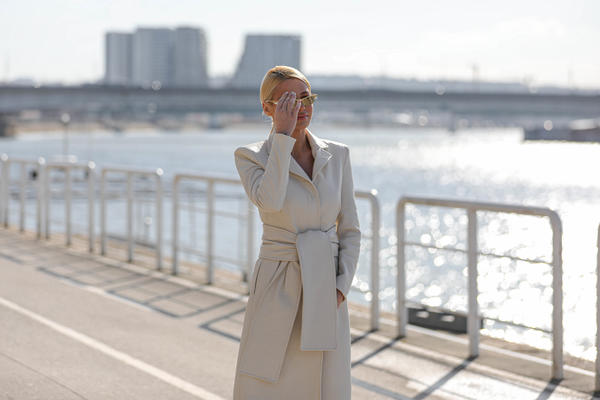 NATAŠI BEKVALAC SEVNULO MEĐUNOŽJE! Raširila noge, pa pokazala previše! (FOTO)