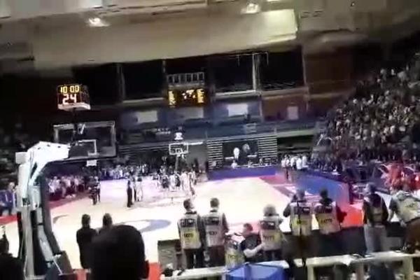 EMOTIVAN POČETAK DUELA SRBIJA - AMERIKA: Kobi i velika legenda ispraćeni na večni počinak!