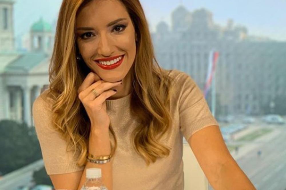 JOVANA JOKSIMOVIĆ OBUKLA TOLIKO USKU SUKNJU DA NIJE MOGLA DA POMERI NOGE: Nezgode na snimanju Jutarnjeg programa!?
