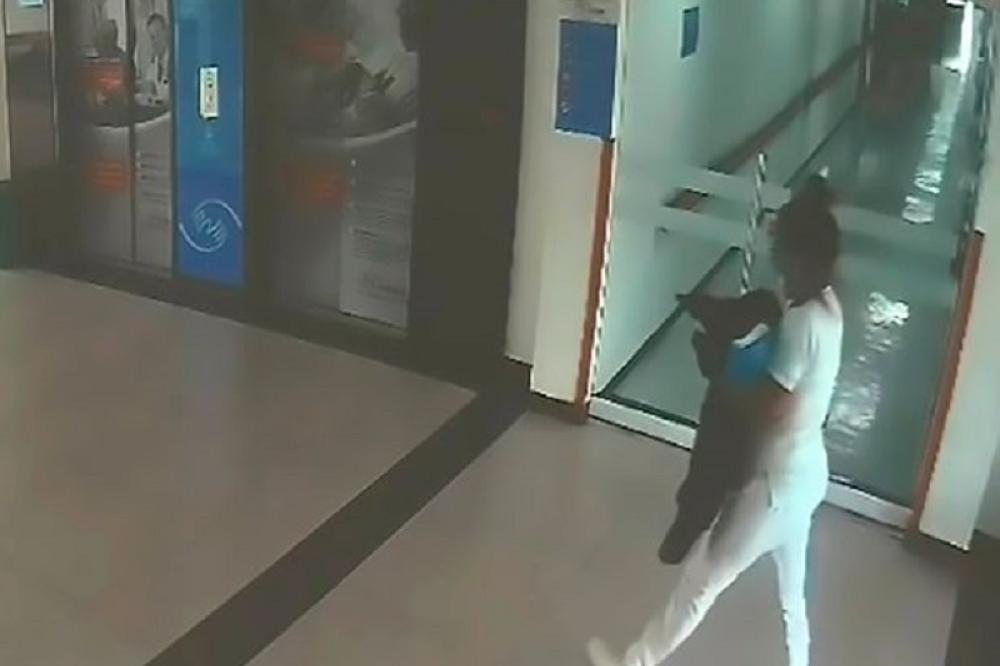 MEDICINSKA SESTRA UHVAĆENA KAKO NOSI NEŠTO SUMNJIVO: Kad su videli šta je, izbio VELIKI SKANDAL u bolnici (VIDEO)