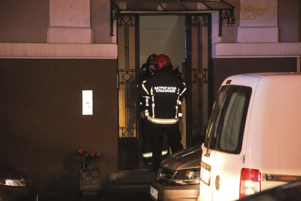 DRAMA U NIŠU: Povređeni čovek izvučen iz kuće u plamenu, smesta prevezen u Urgentni!