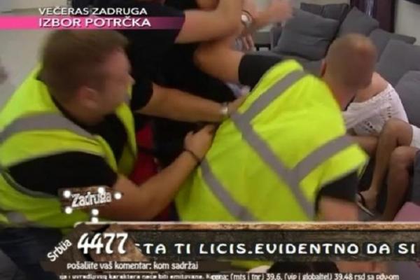 NAJVEĆI HAOS U ZADRUZI! Mina ZVEKNULA Cara, on pao kao KAP! Nikad gore PSOVKE se nisu čule, UŽAS! (VIDEO)