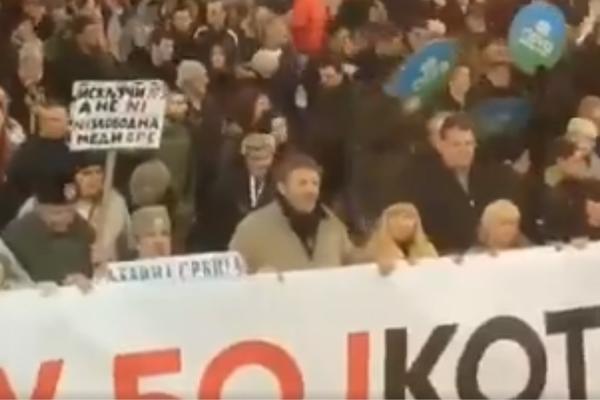 STARI PROTESTI POD NOVIM IMENOM: Građani prošetali centrom grada
