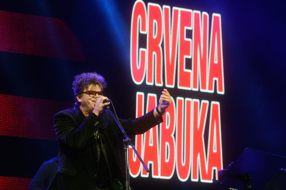 LJUDI BESNI ZBOG SKADALA! POSLE KOMBANK DVORANE, KONCERT NASTAVLJAJU U ZAGREBU: Ovaj put - VIRTUELNO!