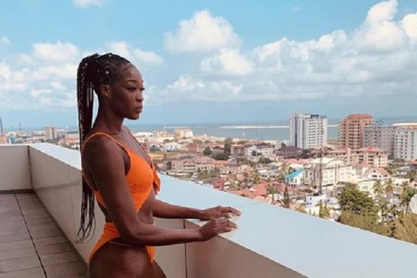 NAOMI, SEDI JEDAN! POGLEDAJTE GAZELU KOJA IGRA ZA NIGERIJU: Skida se kao dobar dan, a o brusu ni ne razmišlja!