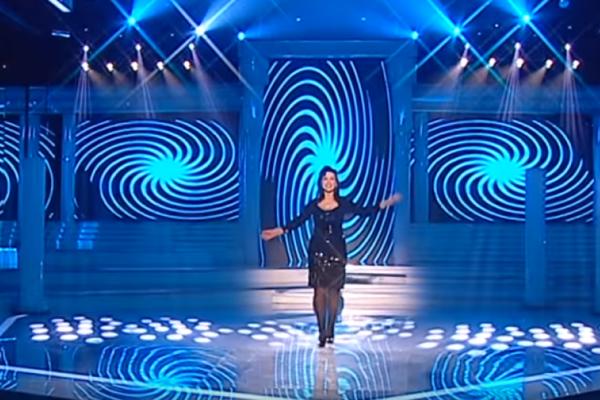 PEVALA JE DA ZARADI ZA SPOMENIKE PREMINULIMA! Naša pevačica SAHRANILA je PETORO NAJMILIJIH jer nisu imali NIŠTA