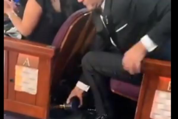 DOBIO JE OSKARA, PA URADIO NEŠTO O ČEMU ĆE SE DUGO PRIČATI! Reditelj OVIM potezom ŠOKIRAO ceo svet (VIDEO)