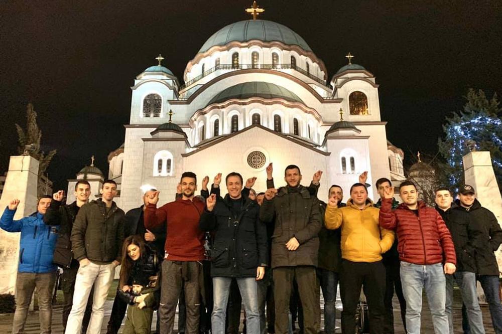 OVA DVA MLADIĆA SU NAJVEĆI SRPSKI HEROJI: Pešečiće 500 kilometara, od Hrama Svetog Save do Podgorice! (VIDEO)