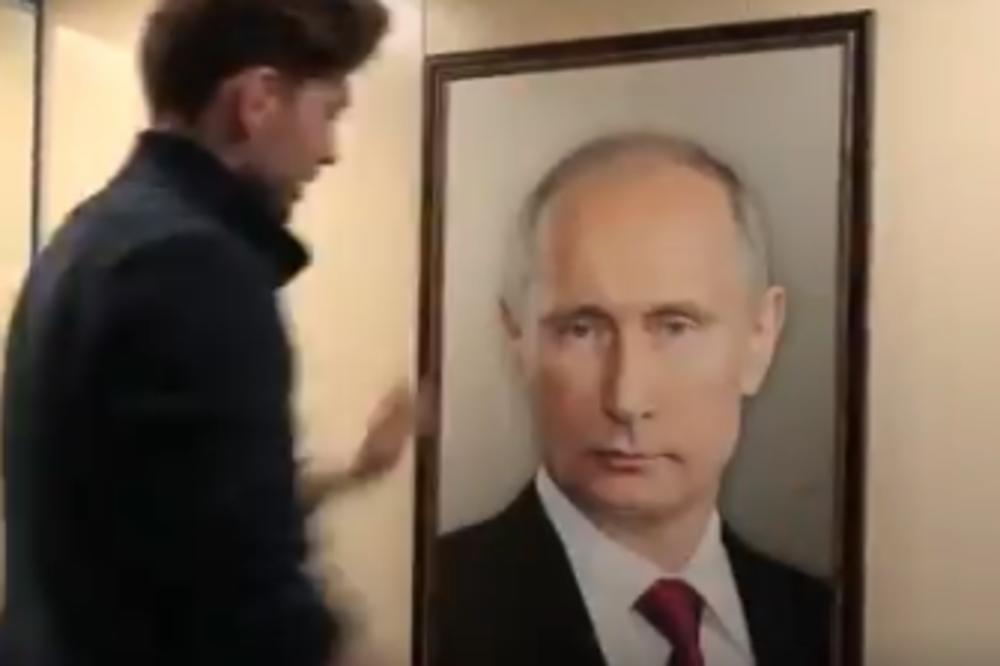 OKAČIO JE PUTINOVU SLIKU U LIFT I SNIMAO REAKCIJE LJUDI: Sada se vidi šta Rusi STVARNO MISLE o svom vođi (VIDEO)