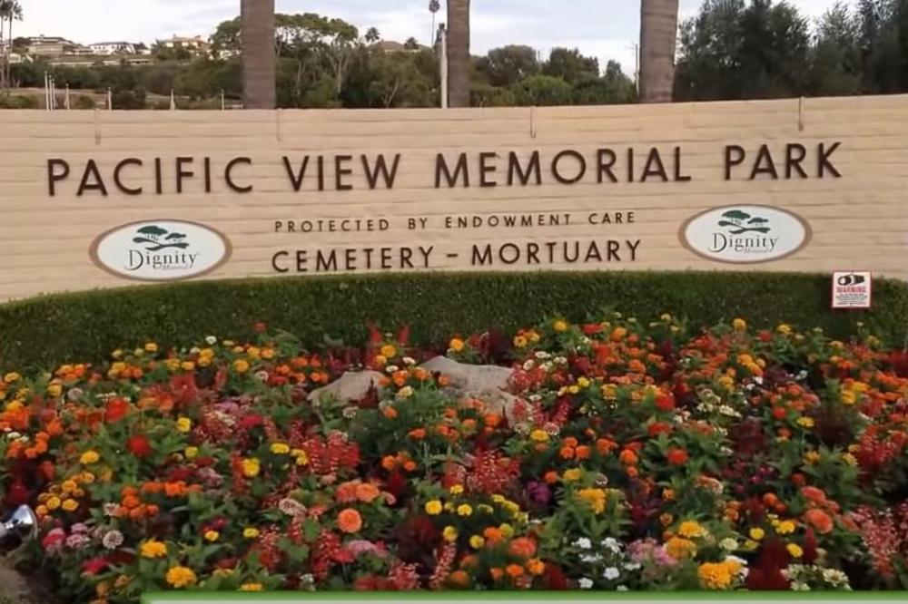 OVDE POČIVAJU KOBI I ĐIĐI: Brajant i njegova ćerka su sahranjeni na groblju na kome počivaju mnoge slavne ličnosti!