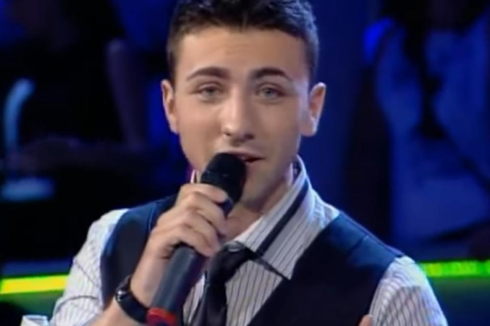POBEDIO JE U ZVEZDAMA GRANDA, A SADA PRUŽA POMOĆ PEVAČIMA: Evo gde je i čime se danas BAVI Stefan Petrušić