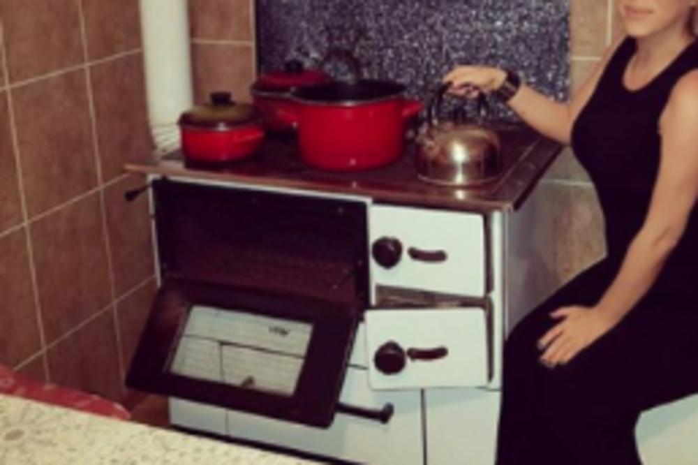 NAŠA PEVAČICA DOBRO ZARAĐUJE ALI RUČAK KUVA NA SMEDEREVCU: Dok se svi hvale luksuzom, ona OVAKO ŽIVI!