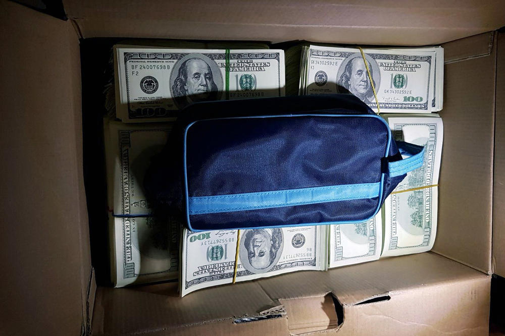 SRPSKA POLICIJA PRONAŠLA GOMILU NA KOJOJ JE 2 MILIONA DOLARA! Ali čekalo ih je PAKLENO IZNENAĐENJE! (FOTO)