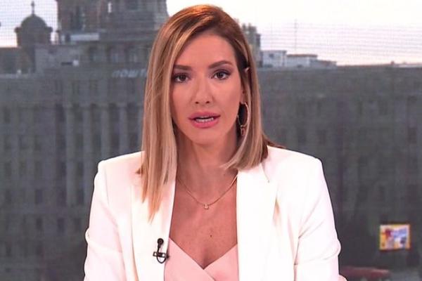 JOVANA JOKSIMOVIĆ SKROZ PROMENILA STIL POSLE PROZIVKI ZA MINIĆ: Teško joj pale OSUDE da joj je suknja PREKRATKA!