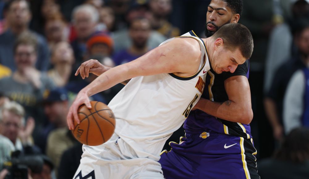 Nikola Jokić, Entoni Dejvis