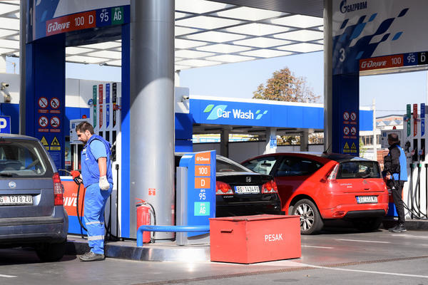 CENE GORIVA ĆE JOŠ PADATI: Nafta jeftinija za 4 dinara, I TO NIJE KRAJ