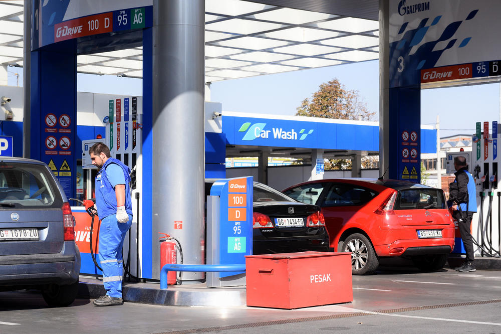 CENE GORIVA ĆE JOŠ PADATI: Nafta jeftinija za 4 dinara, I TO NIJE KRAJ