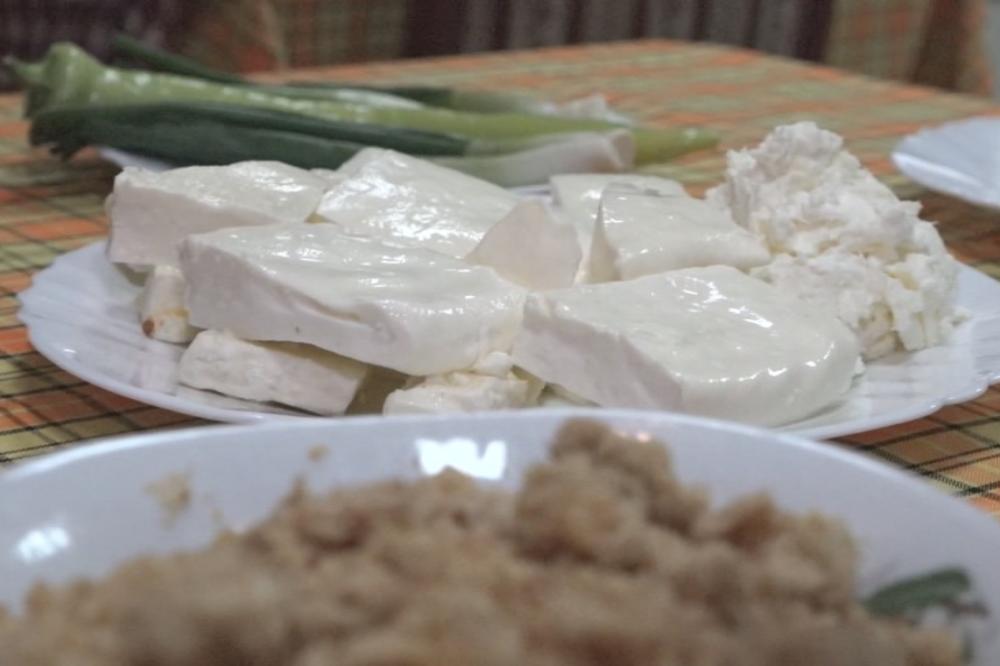 SVI SMO ODRASTALI NA SIRU I KAJMAKU: Ako na stolu nema BELOG MRSA, onda kao da nikad niste bili u Zapadnoj Srbiji