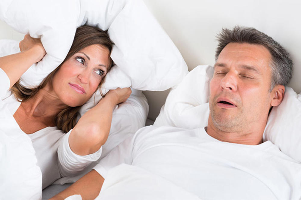 HRKANJE UBIJA SAN I ROMANTIKU: 8 od 10 ljudi je na ovaj način zauvek rešilo ovaj problem