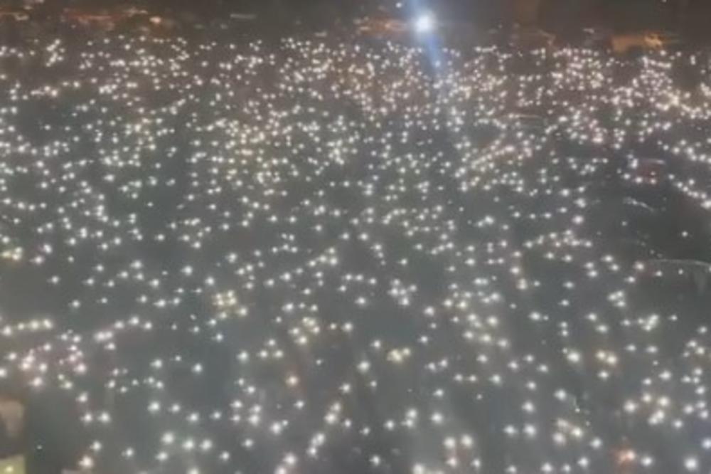 UPALILI SVETLA DA POKAŽU MILU KOLIKO IH JE! Fenomenalne SCENE iz PODGORICE (VIDEO)