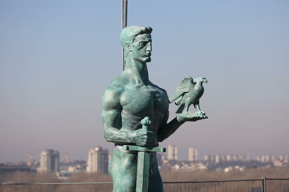 BEOGRADSKI POBEDNIK JE UKRADEN, ORIGINAL SU UKRALI: Ovo mora da je najgluplja teorija zavere U ISTORIJI SRBIJE!