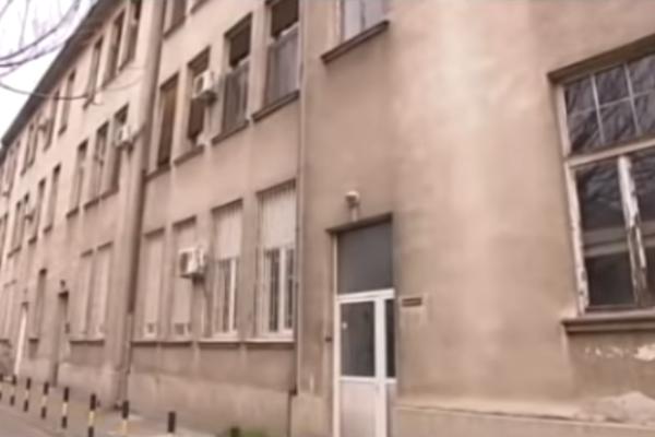 PACIJENT SKOČIO SA DRUGOG SPRATA INFEKTIVNE KLINIKE! Teško je povređen, oglasila se i klinika nakon nesreće!