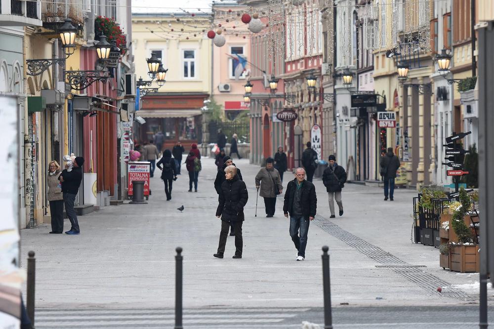 VREME DIVLJA LI DIVLJA: Juče plus 25, danas tople jakne, a tek sutra...