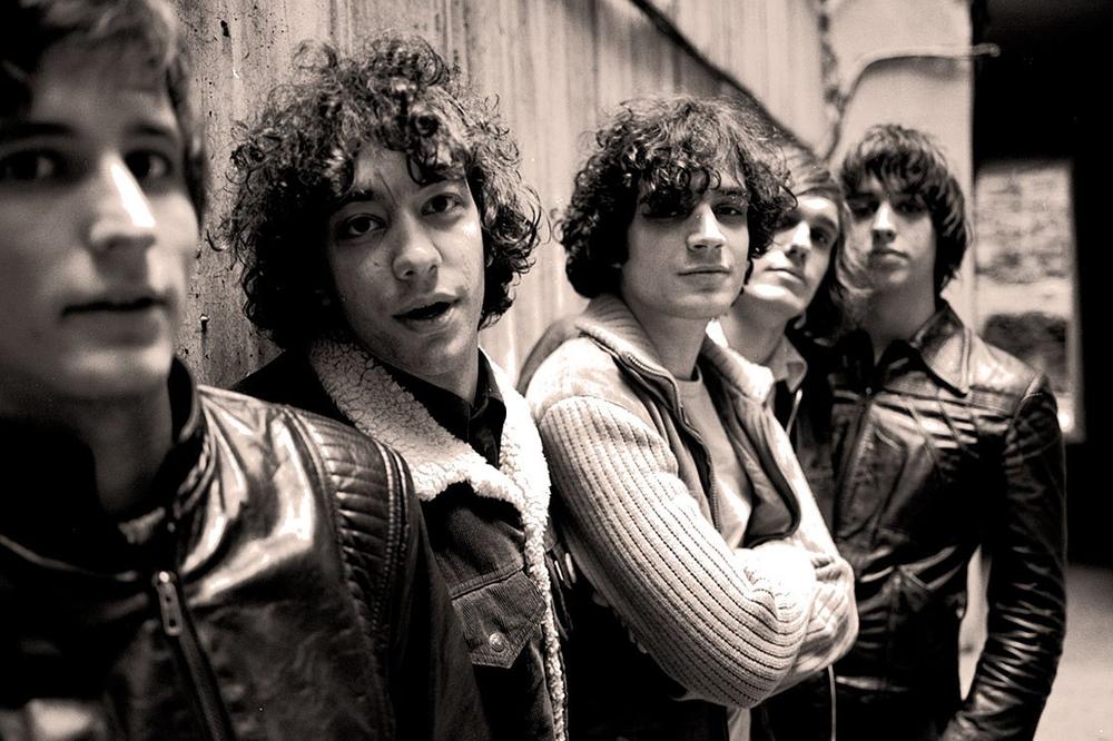 The Strokes imaju novi singl At the Door, sa retrofuturističkim crtanim spotom