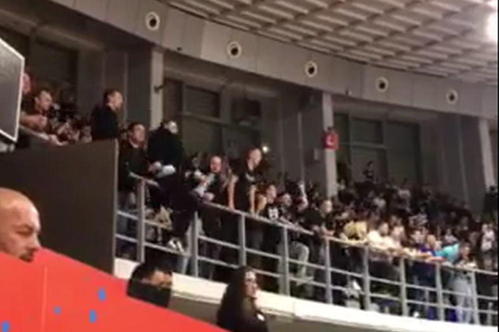 GROBARI UDARILI NA ČOVIĆA I NJEGOVU SUPRUGU: Brutalni napadi navijača Partizana, sudija hteo da prekine meč!