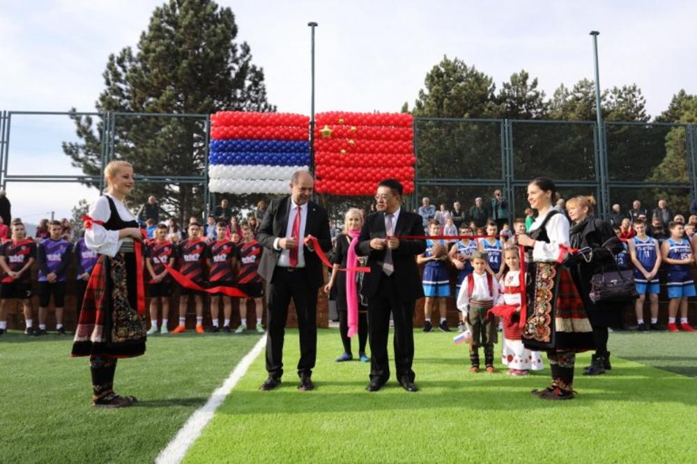 KINEZI NIKAD NEĆE ZABORAVITI OVAJ GEST UŽIČANA! Kako smo lepu poruku poslali u Kinu! (FOTO)