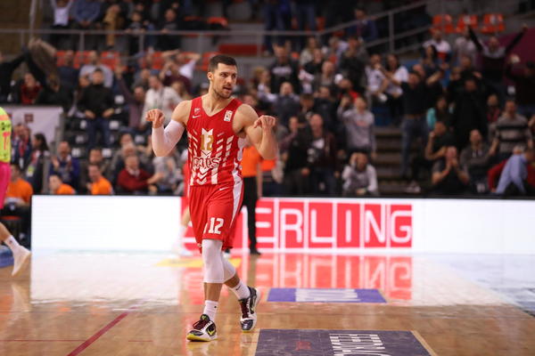 DEŽURNI KRIVAC BILI BERON: Veličanstvena trojka kojom je Amerikanac ubio Megu! (VIDEO)