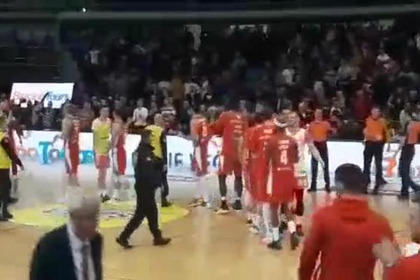 ZVEZDAŠI SU IMALI PORUKU ZA GROBARE: Delije isprozivale Partizan nakon plasmana u finale!