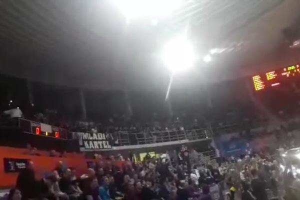 GROBARI NISU ŠTEDELI PORODICU ČOVIĆ: Ružne scene u Čairu - pogrdna pesma za suprugu prvog čoveka Zvezde!