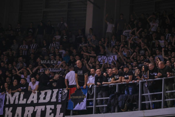 ČASOVI LJUBAVI: Grobari pomažu KK Partizanu u teškim momentima! Nesvakidašnja i prelepa akcija navijača!