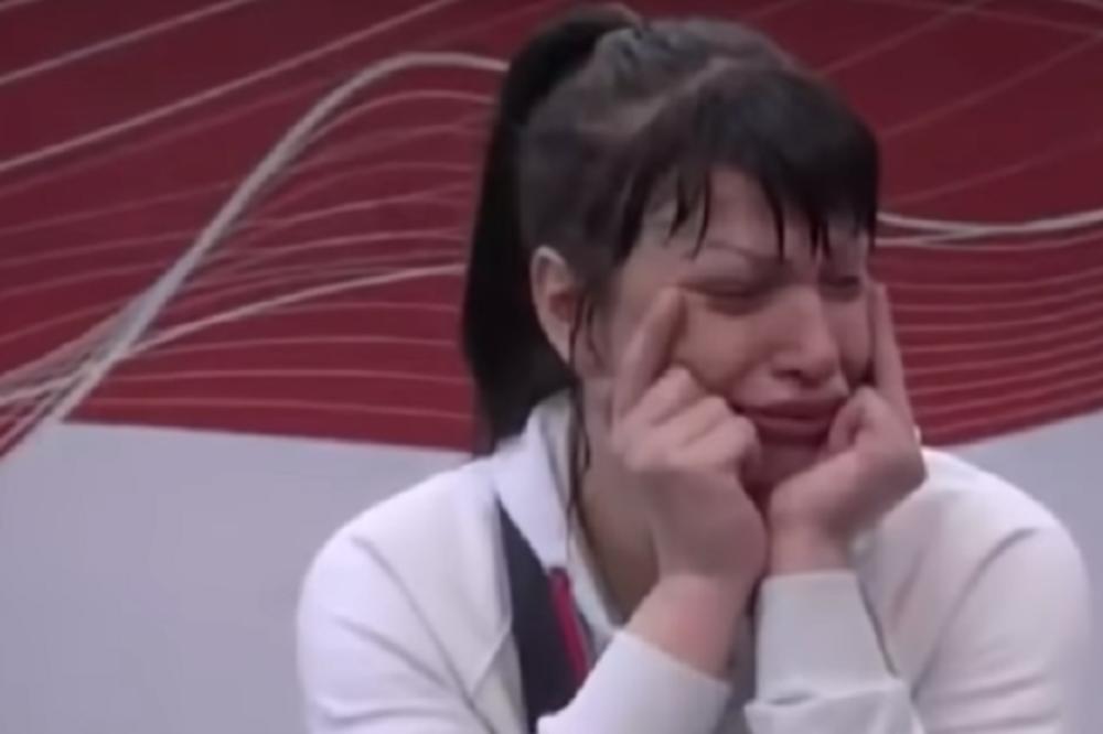 NAJNOVIJI UZNEMIRUJUĆI SNIMAK PRED DISKVALIFIKACIJU! Evo šta se desilo MILJANI, dozivala OCA SINIŠU da joj pomogne!