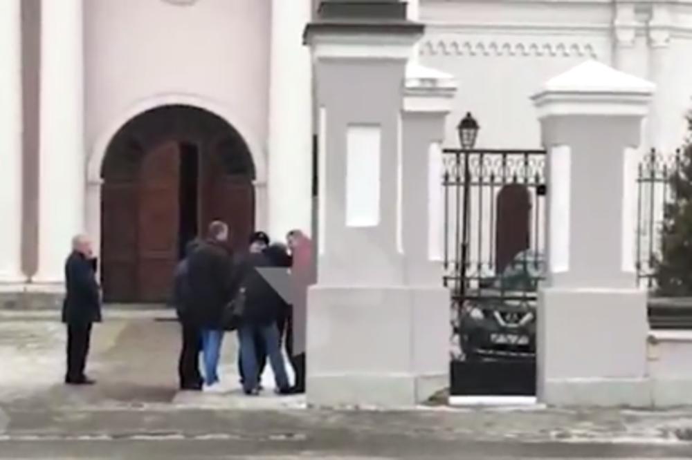 NAPAD NOŽEM U CRKVI SVETOG NIKOLE: Ranjene dve osobe!