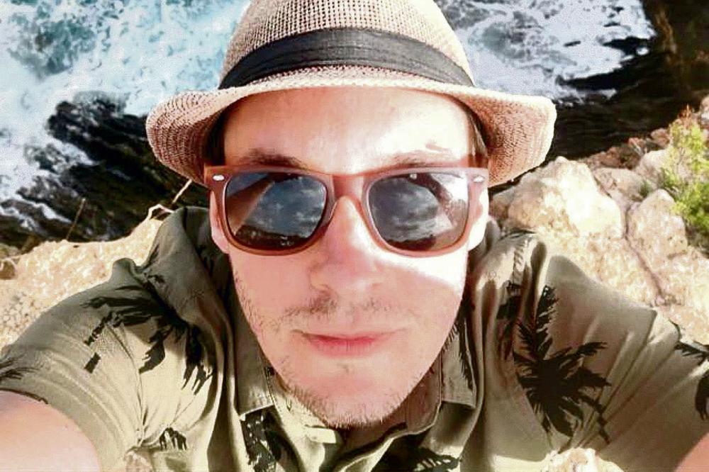 SRBINA U LONDONU DEVOJKA JE GURNULA KROZ PROZOR: Litvanka slagala policiju da je sam skočio sa šestog sprata!